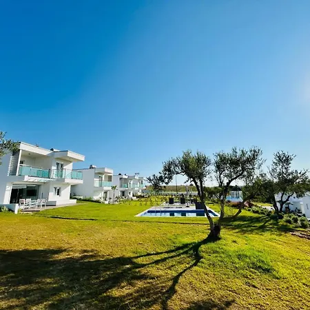 Dom wakacyjny Sani Beverly Hills Luxury *