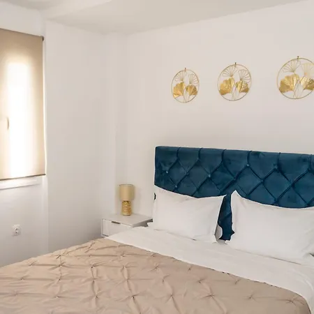 Sani Beverly Hills Luxury בית נופש