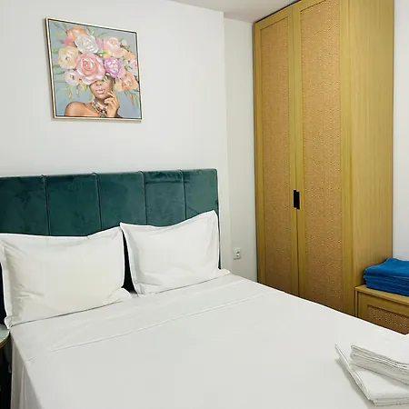 Sani Beverly Hills Luxury Ferienhaus *