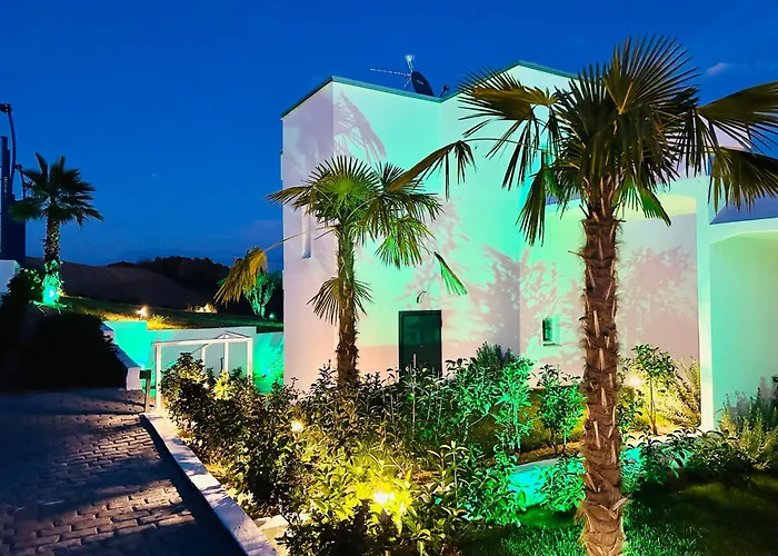 Sani Beverly Hills Luxury Ferienhaus *