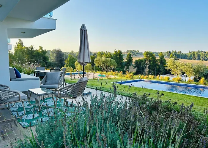 Sani Beverly Hills Luxury Ferienhaus