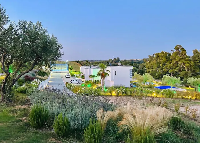 Sani Beverly Hills Luxury Ferienhaus *